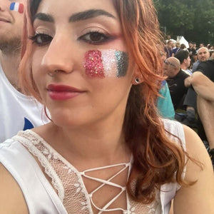 🇫🇷 🇫🇷🇫🇷
Pas besoin de médailles pour vous faire briller !!
Merci @Floriane.mua et Laxara_lne pour les photos 😍😍😍