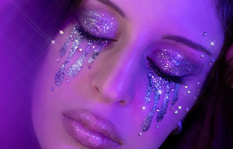 Larmes pailletées Pluie Violette et strass Nacré, inspiration Euphoria