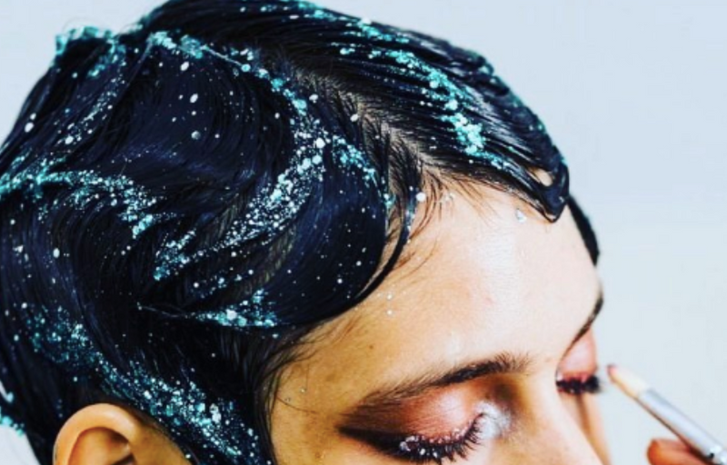 cheveux-paillettes-make-up
