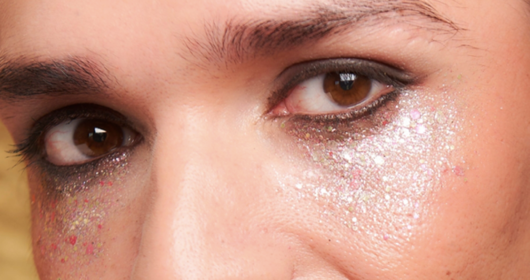 Un regard brillant : 10 inspirations make-up pour les yeux