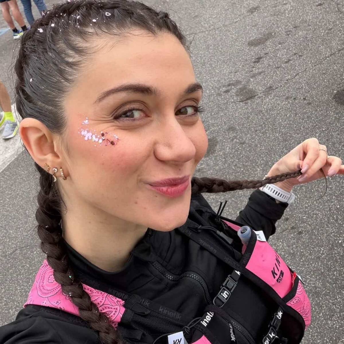 Comment faire tenir ses paillettes pendant le sport ?