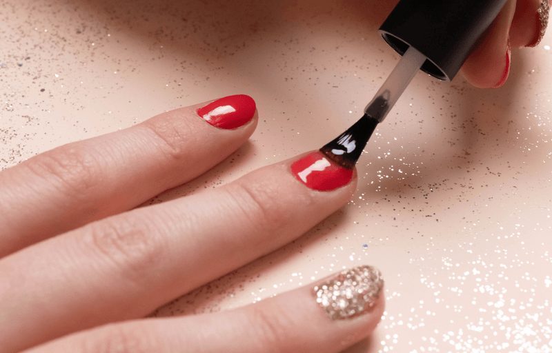 Le guide facile pour une manucure colorée à paillettes 💅 - Si Si La Paillette