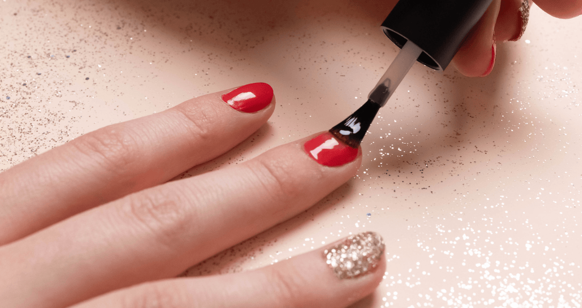 Le guide facile pour une manucure colorée à paillettes 💅 - Si Si La Paillette